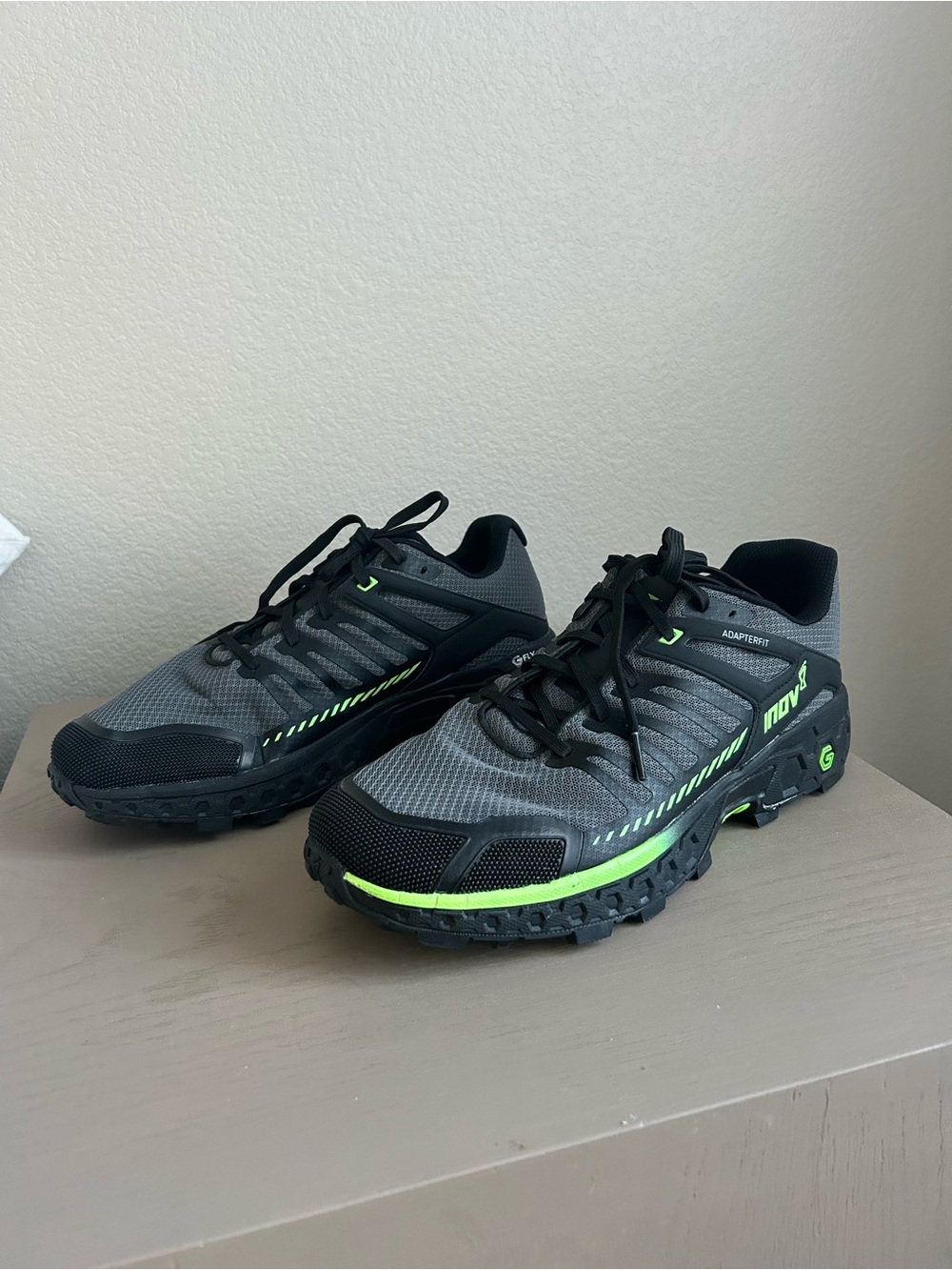 Inov-8 Roclite Ultra G 320 running shoes